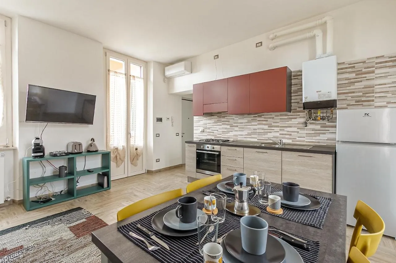 Al 33 Di Via Roma - Apartments Cardano Al Campo Italy