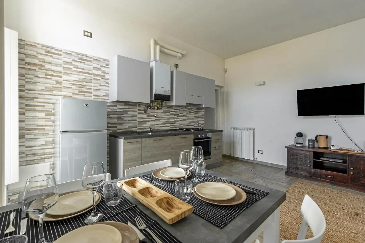 Al 33 Di Via Roma - Apartments Cardano Al Campo Italy