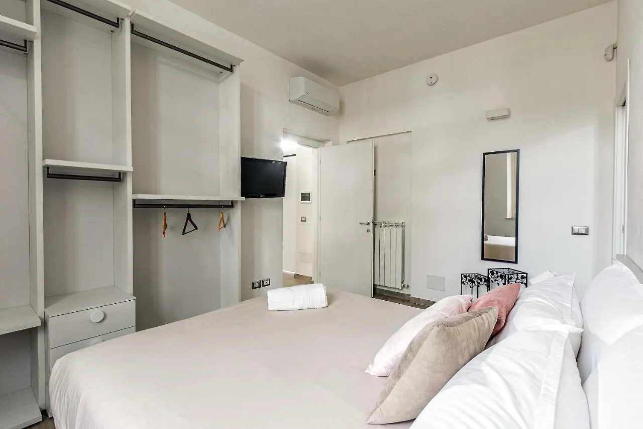 Al 33 Di Via Roma - Apartments Cardano Al Campo 0*,  Italy