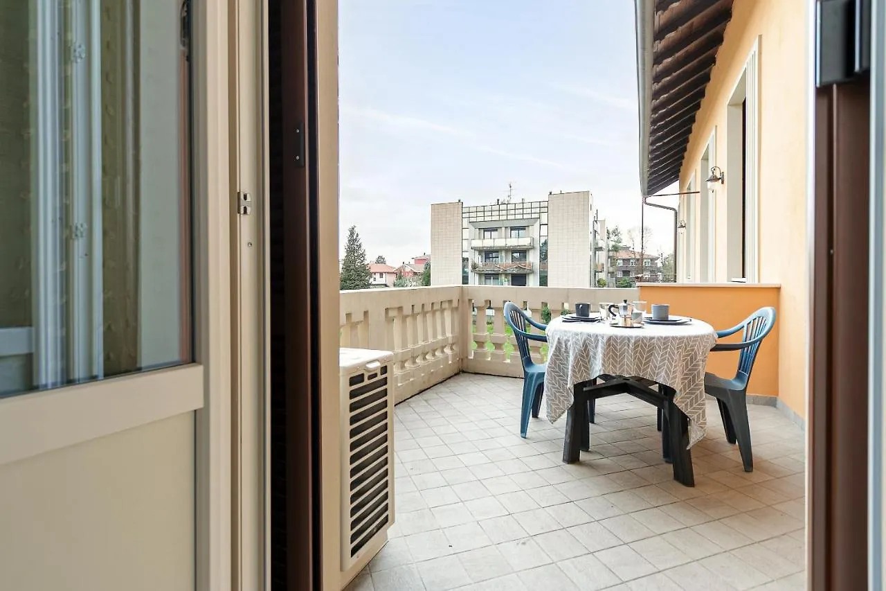 Al 33 Di Via Roma - Apartments Cardano Al Campo Italy