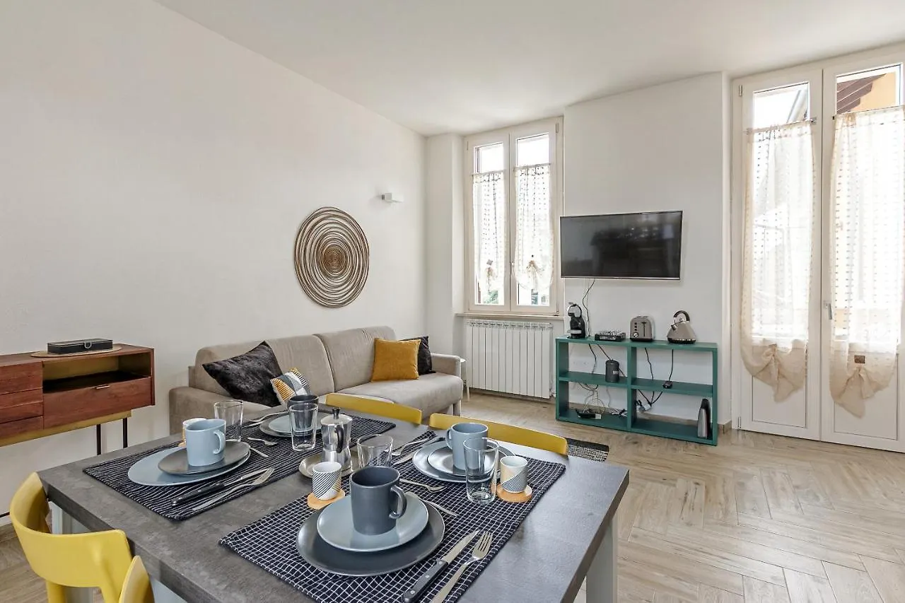 Al 33 Di Via Roma - Apartments Cardano Al Campo 0*,  Italy