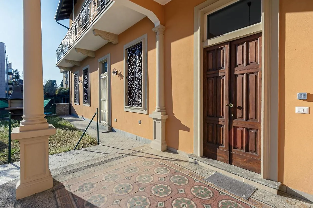 Al 33 Di Via Roma - Apartments Cardano Al Campo Italy