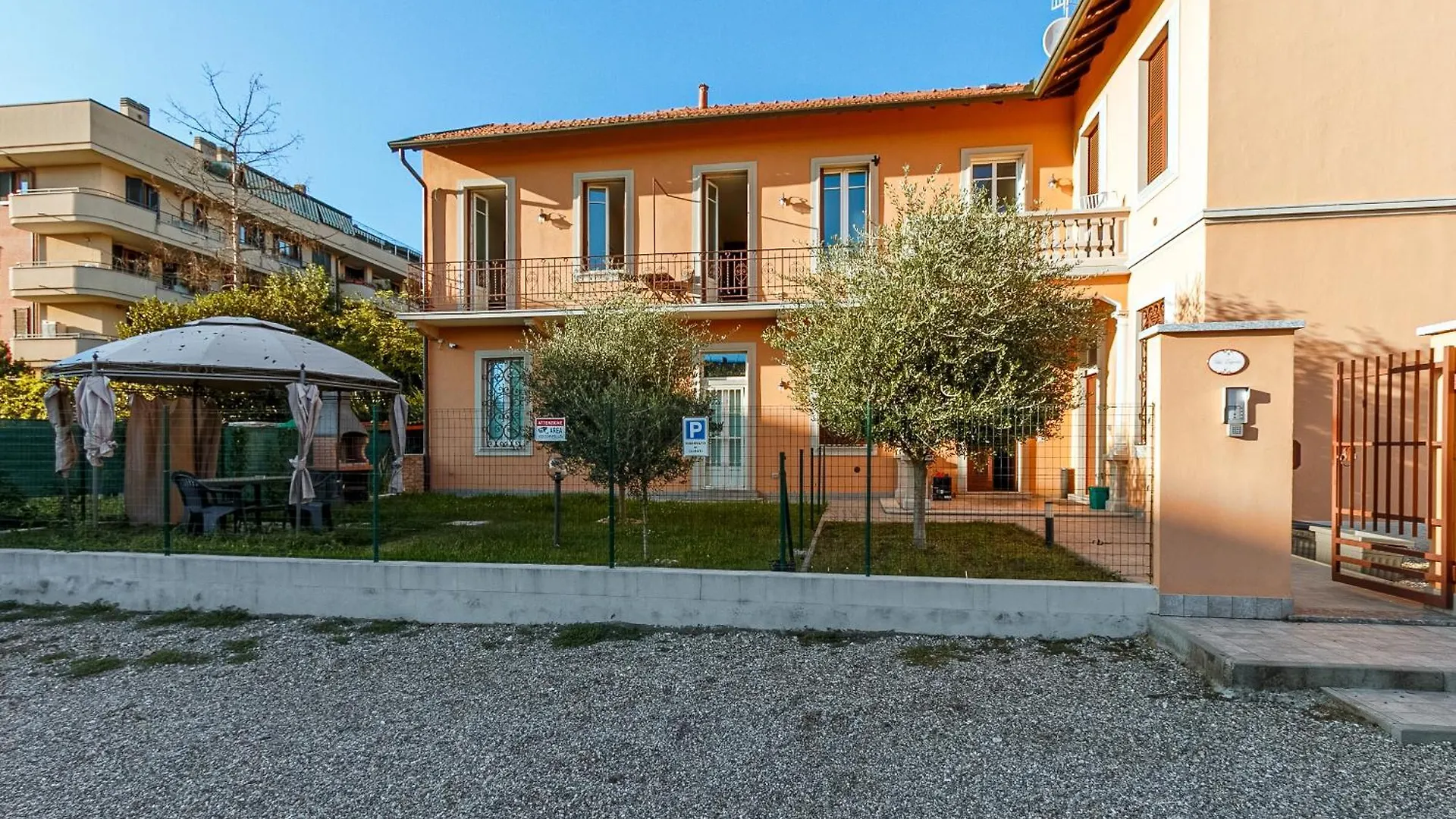 Al 33 Di Via Roma - Apartments Cardano Al Campo 0*,  Italy